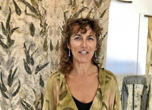 Simona Colzi estampa la memoria de las hojas en Formentera